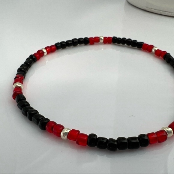STRETCH Beaded Anklet Black Red & Silver Size 9” - Picture 8 of 13